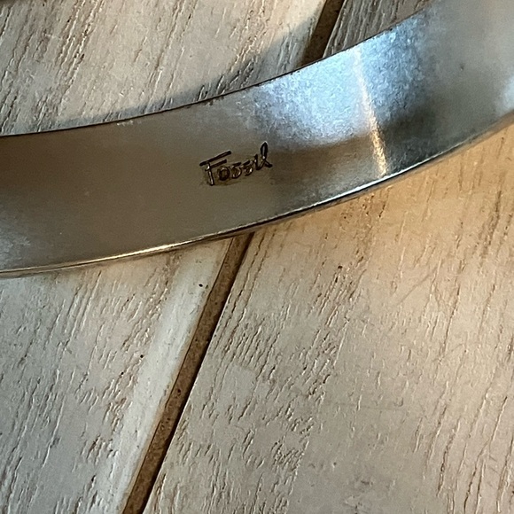 🌸Fossil Butterfly Bangle - Picture 6 of 6